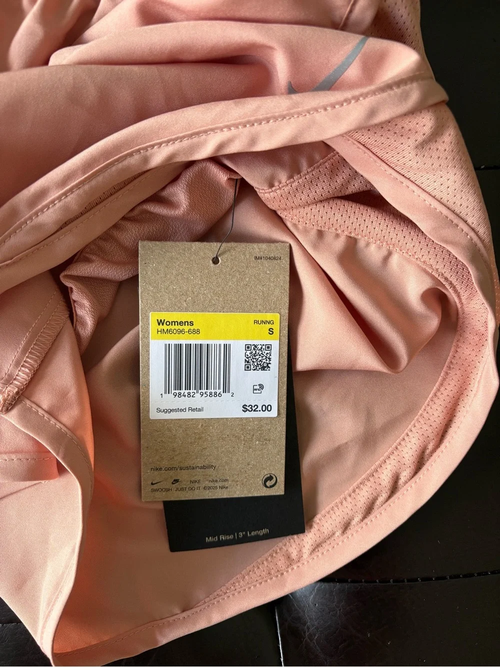 Women’s Nike Tempo Mid Rise 3” Peach Running Shorts NWT